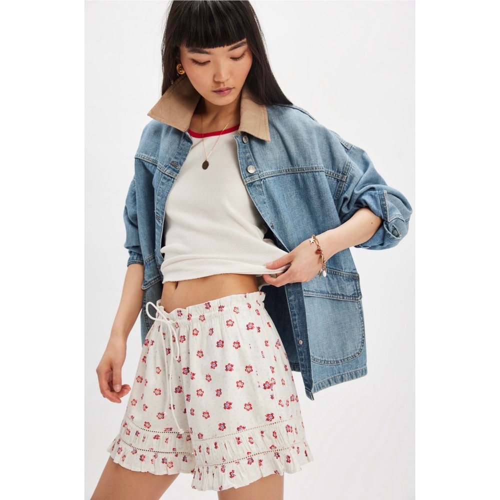 Free People Cambridge Printed Pull On Shorts Ivory Floral Ruffle Hem Small NWOT